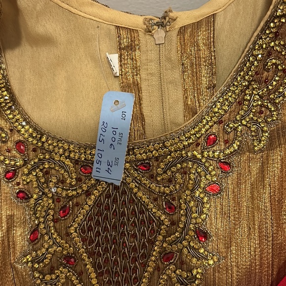 Red Embroidery Salwar Kameez/ Anarkali - size 34/XS - Picture 5 of 6